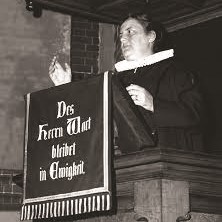 FrauenLeben - FrauenSpuren | Elisabeth Haseloff - »Herr Pastor ist eine Frau!«