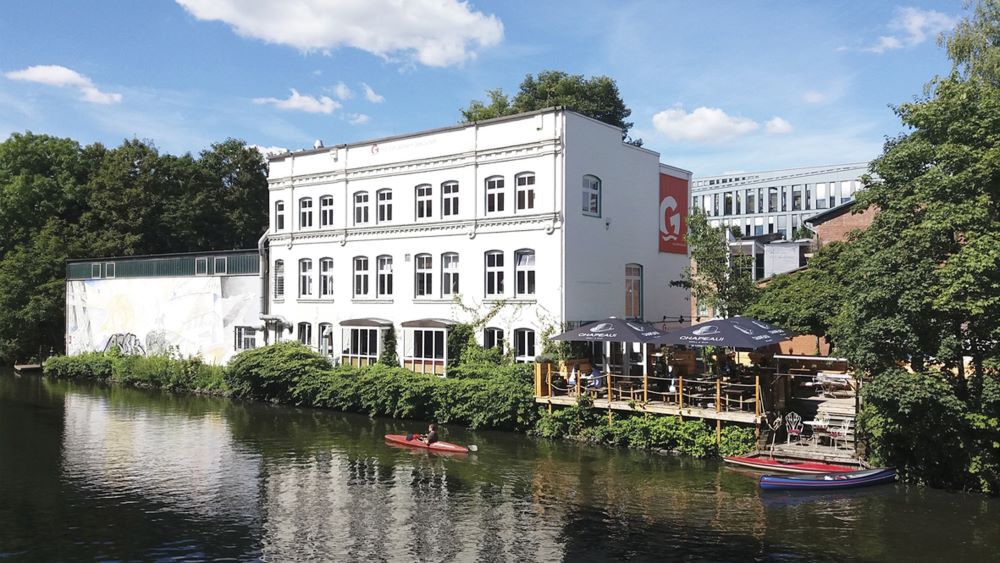 Das Goldbekhaus vom Wasser aus fotografiert